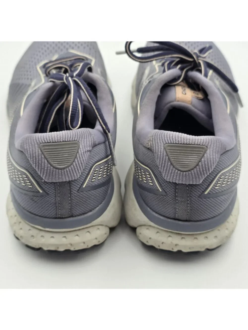 Brooks Ghost 12 Womens 9 Gray Running Shoes Athletic Sneakers 120305